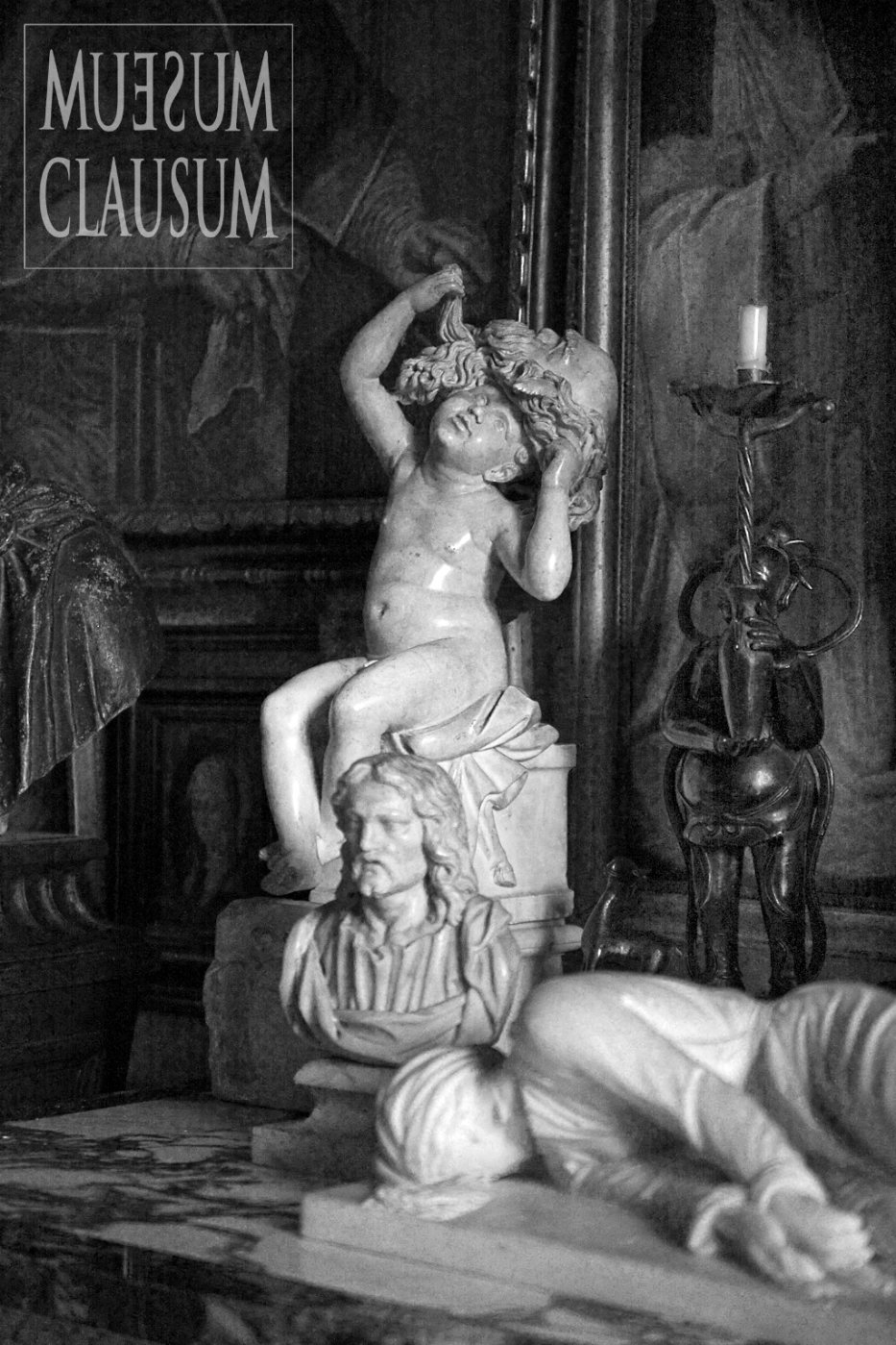 Close-up crop on selected sculptures and paintings of the collection.