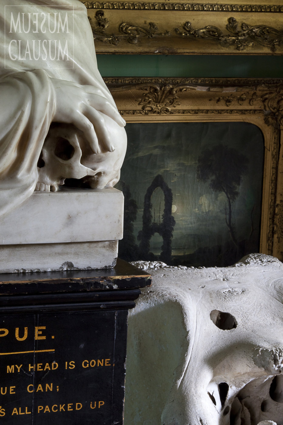 Close-up crop on selected sculptures and paintings of the collection.